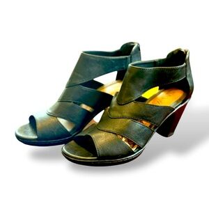 EuroSoft  7.5 Viviana Black 3” Heeled Open Toe Sandal